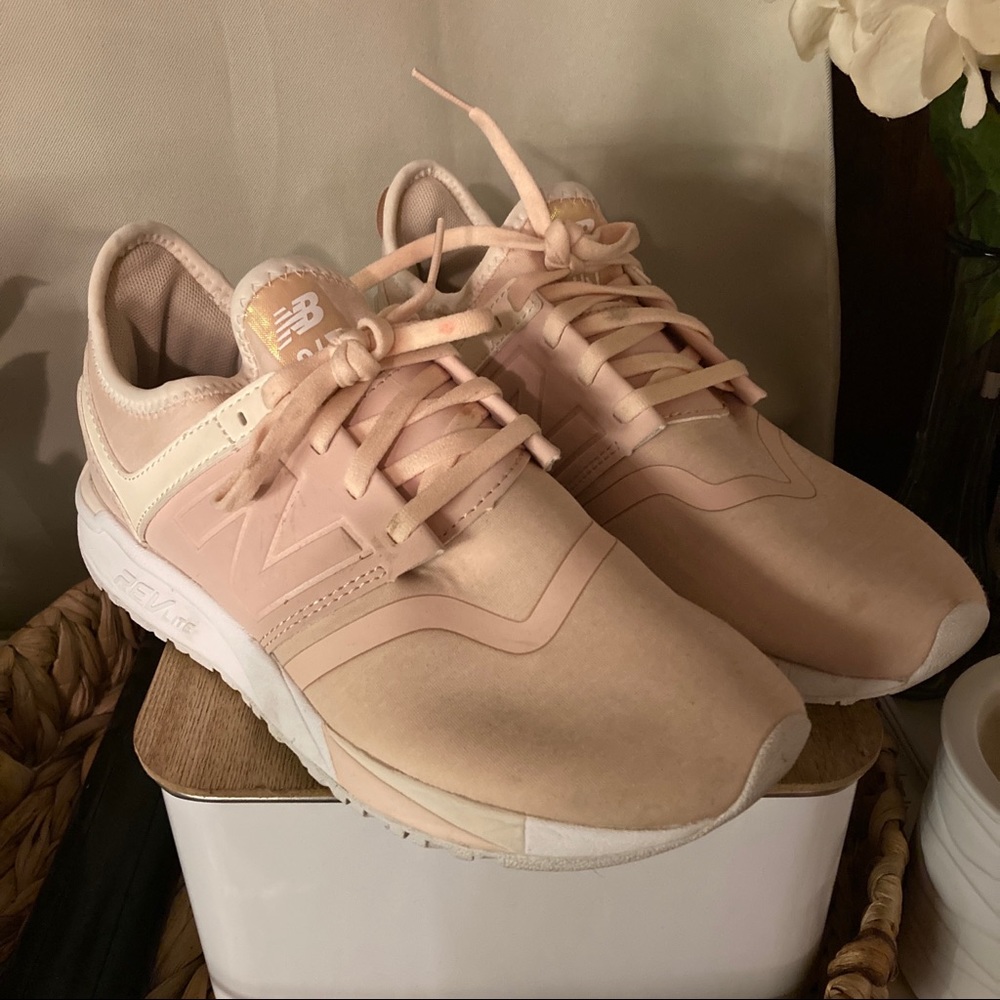 New Balance 247 sneakers
